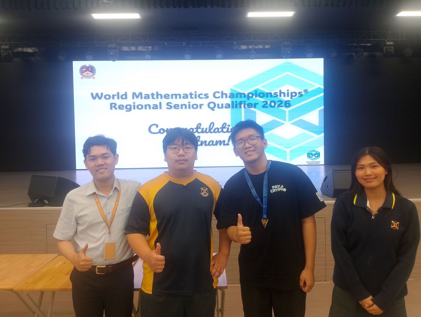 Giáo viên và học sinh tại vòng loại khu vực Senior 2026, World Mathematics Championships